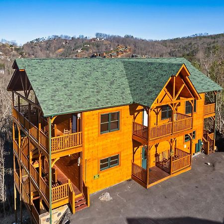 Full Equipped Cabin With A Pool And Game Room Smokies Views Gatlinburg Exterior foto