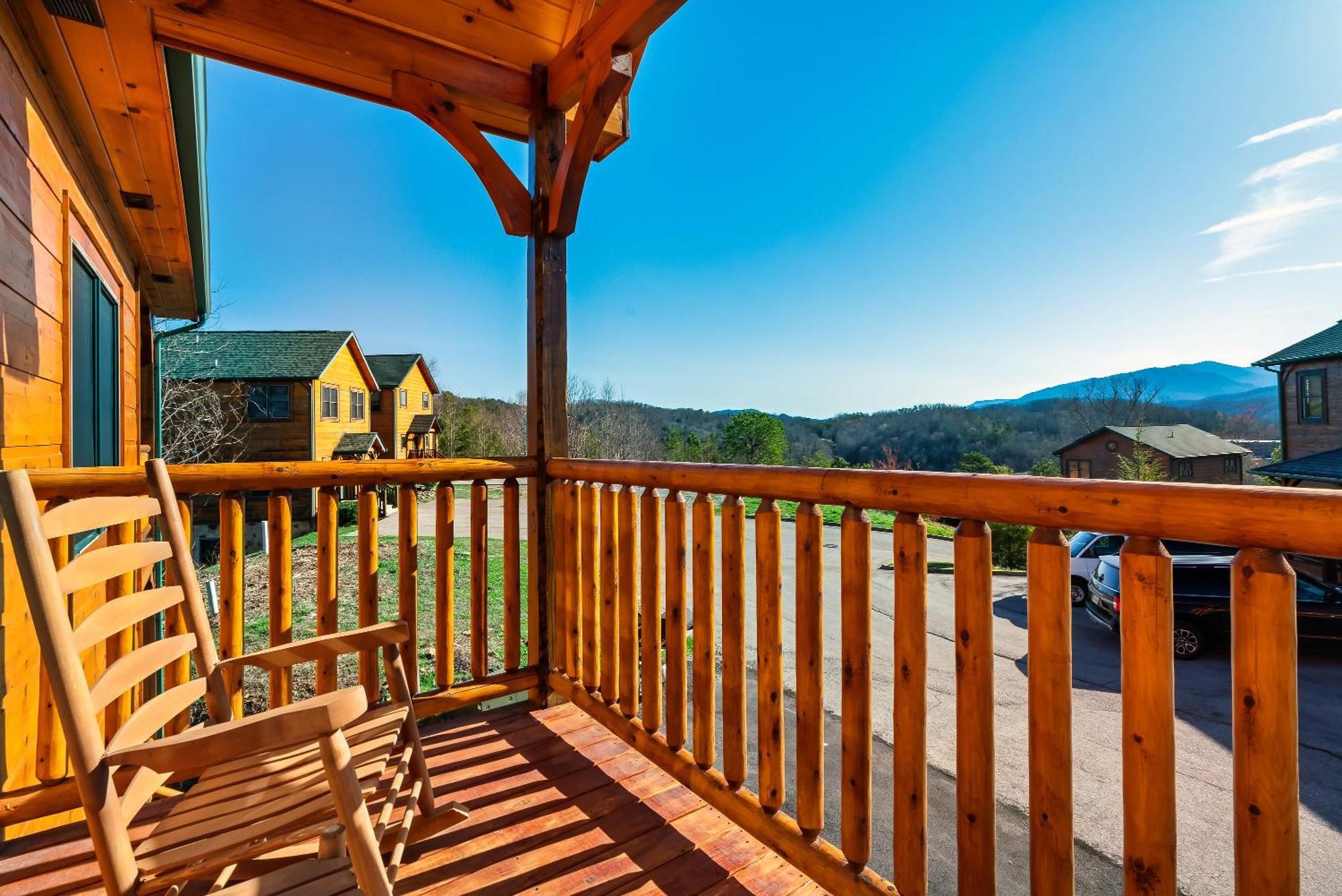 Full Equipped Cabin With A Pool And Game Room Smokies Views Gatlinburg Exterior foto
