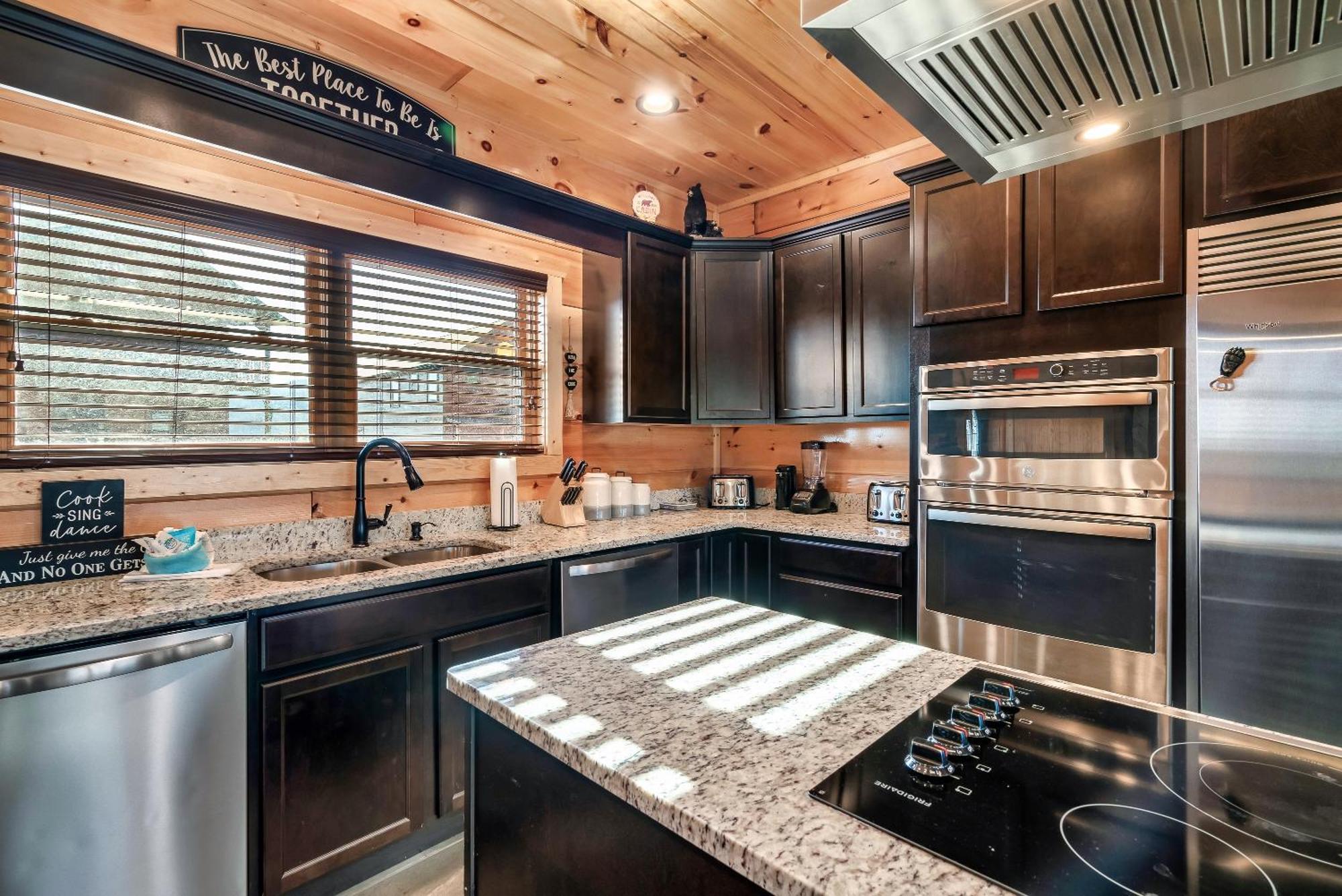 Full Equipped Cabin With A Pool And Game Room Smokies Views Gatlinburg Exterior foto