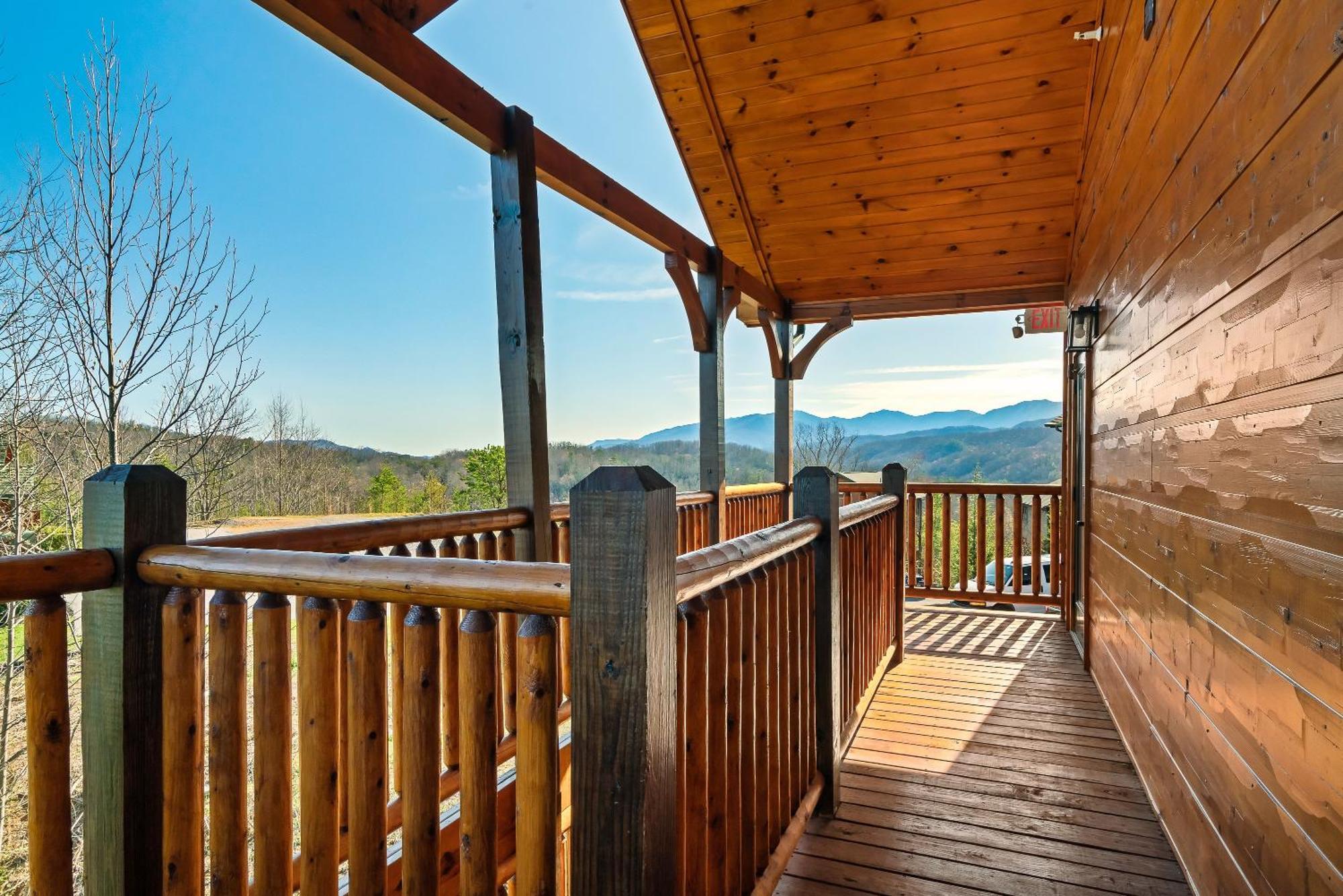 Full Equipped Cabin With A Pool And Game Room Smokies Views Gatlinburg Exterior foto